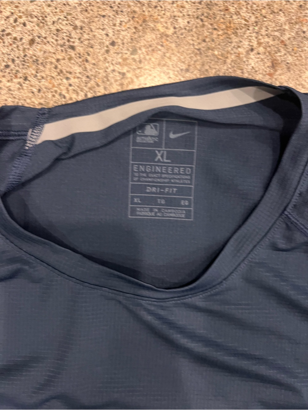 Nike Men's Navy Short Sleeve Performance Tee with Teal 'S' Accent - Picture 2 of 3